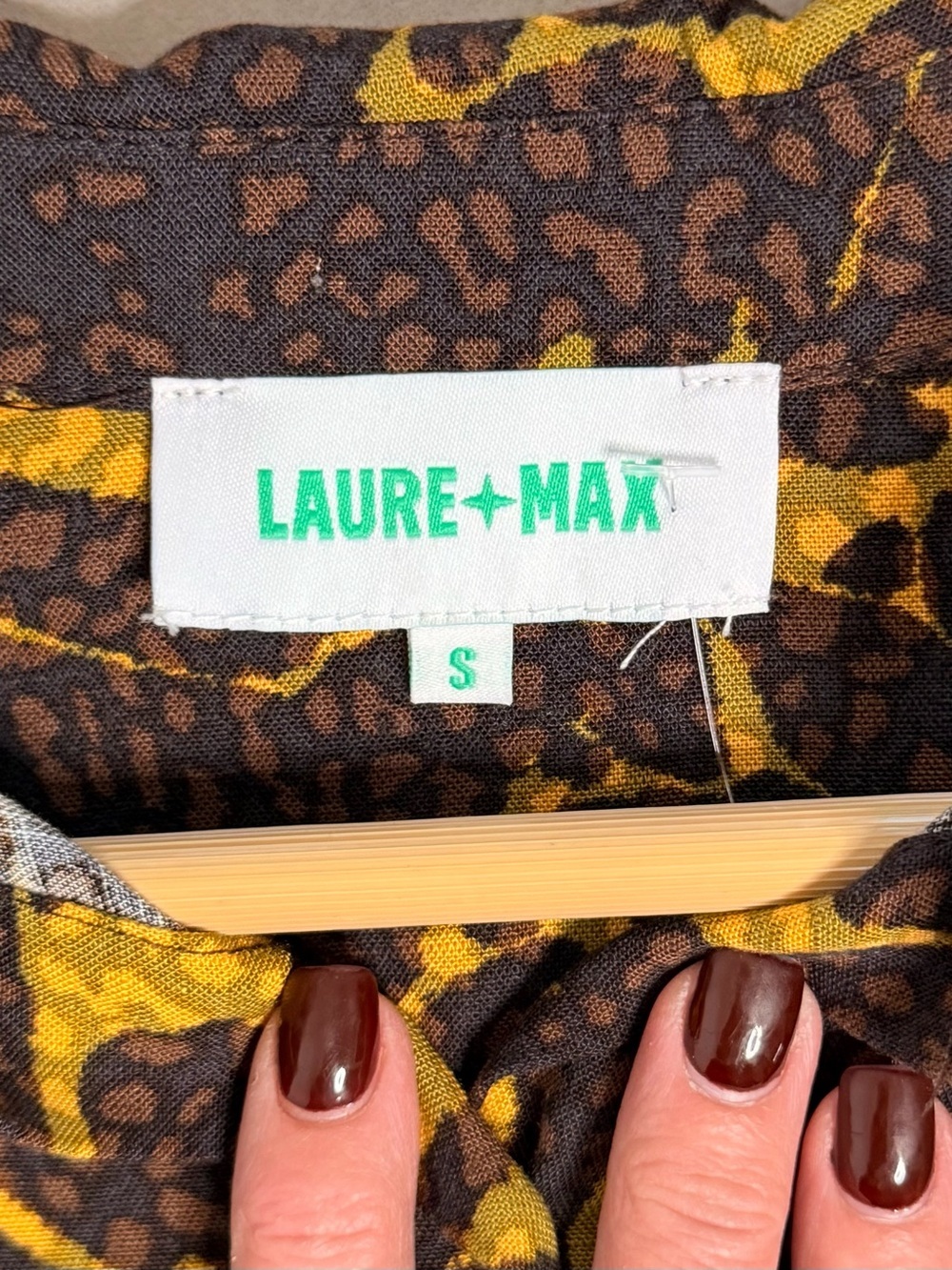💛2 for $20-LAURE + MAX Printed Button Front Blouse | Size Small (0047) - Picture 7 of 12